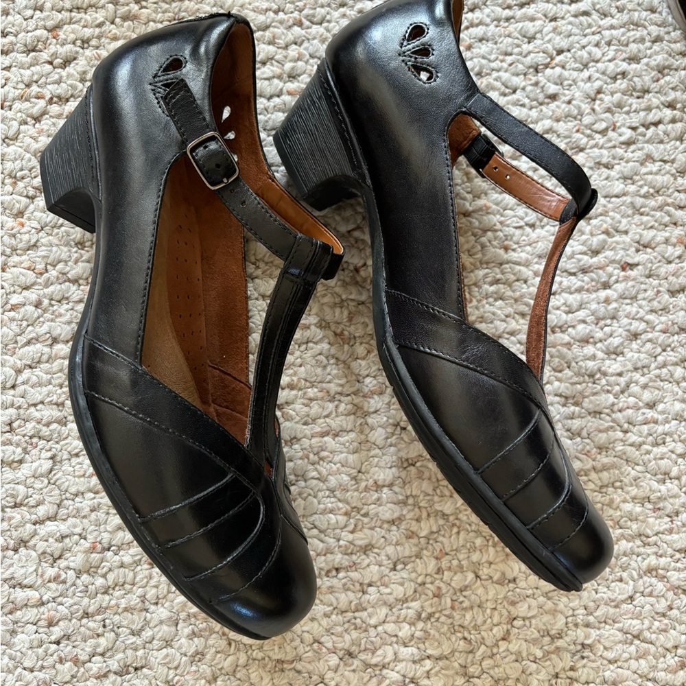 ROCKPORT Cobb Hill Angelina Heel Women’s size 10 black leather Mary Jane’s.